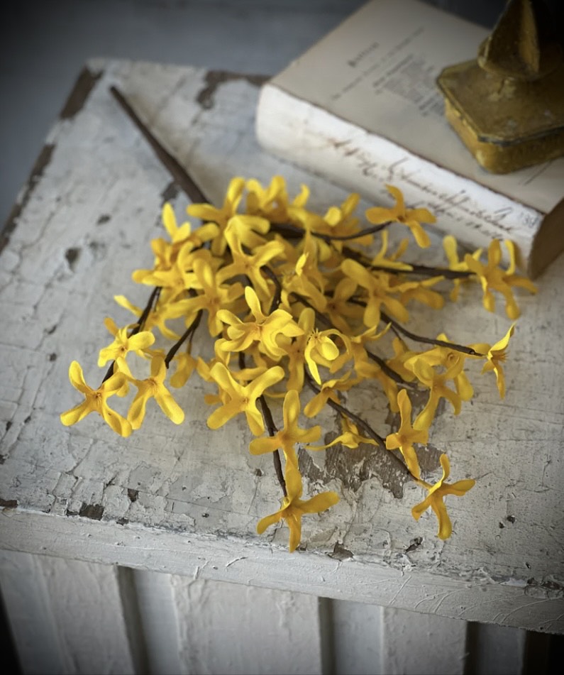 18" Sunrise Forsythia Spray – A Burst of Early Spring